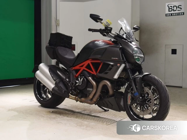 Ducati DIAVEL CARBON id 4185430 из Японии 20