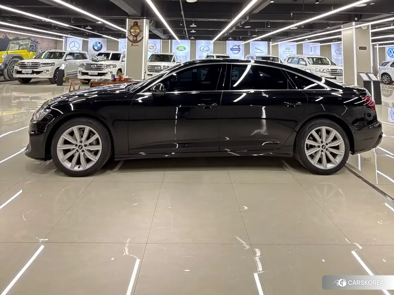 Audi A6L id 4545873 из Китая 20