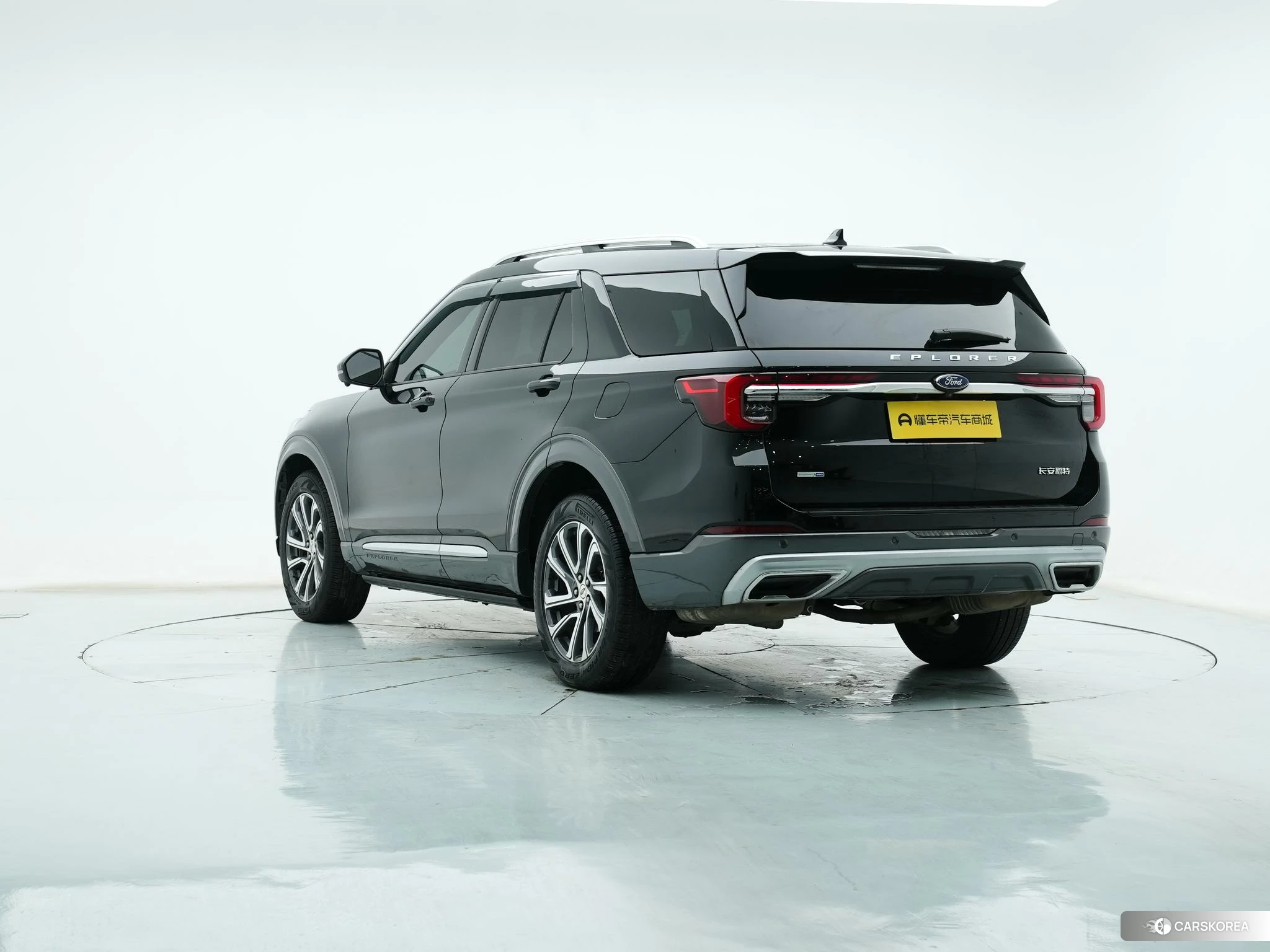 Ford Explorer 2022 Черный из Китая, фото 4