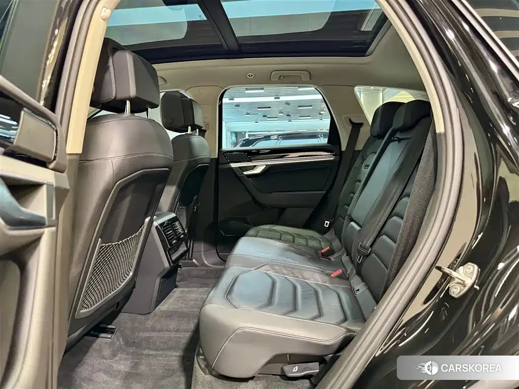 Volkswagen Touareg id 4577874 из Китая 20