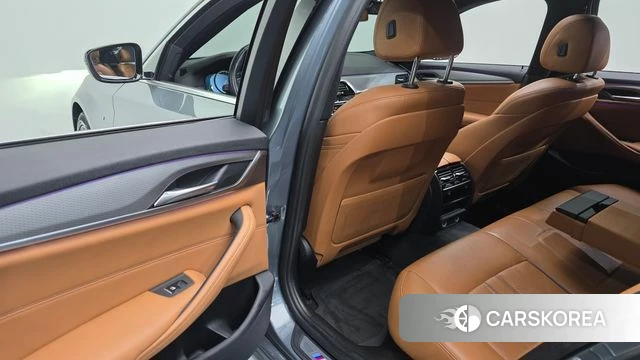 BMW 5 Series (G30) id 4246262 из Кореи 20