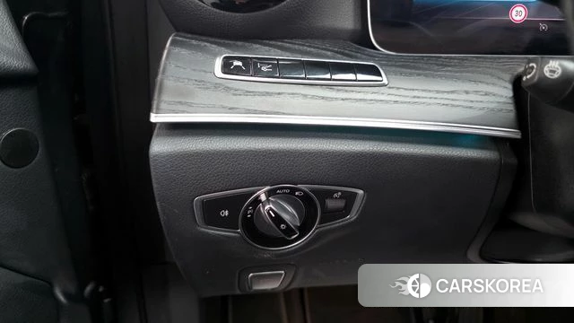 Mercedes-Benz E-Class W213 id 4384498 из Кореи 20