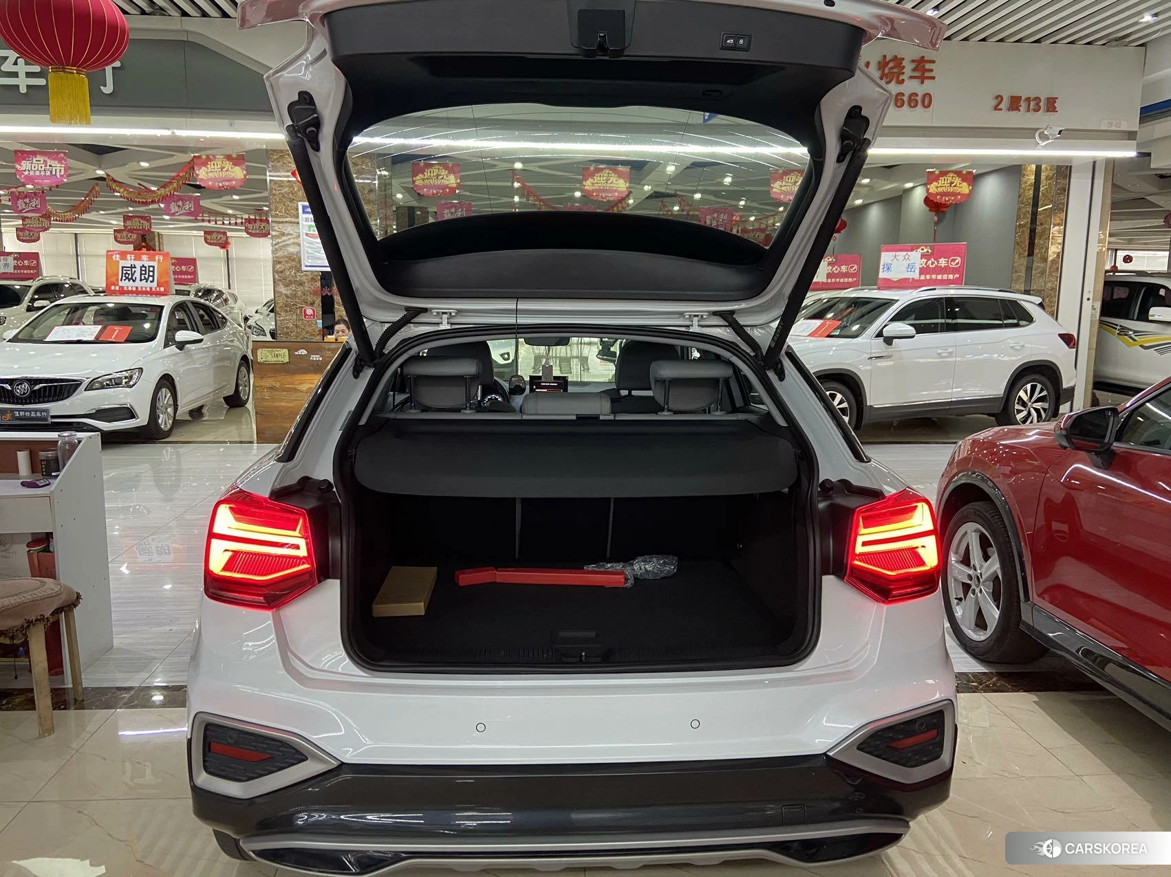 Audi Q2L id 4514796 из Китая 20