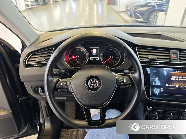 Volkswagen Tiguan L id 4213714 из Китая 20