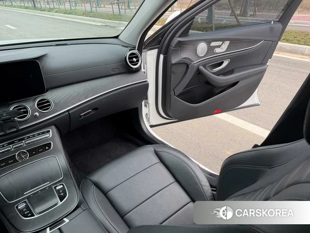 Mercedes-Benz E-class id 4212406 из Китая 20