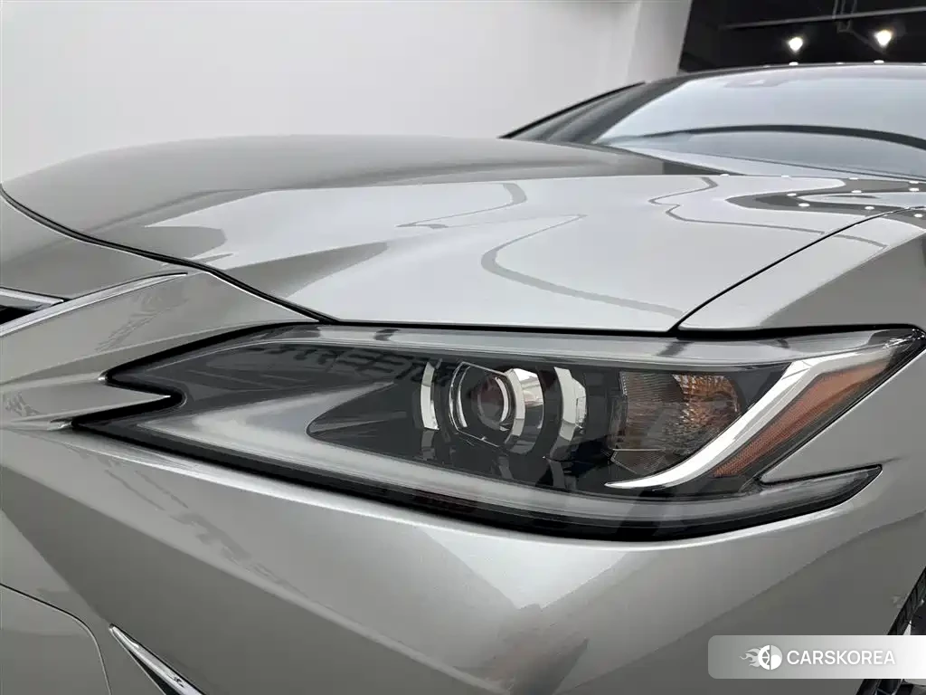 Lexus ES id 4649407 из Китая 20