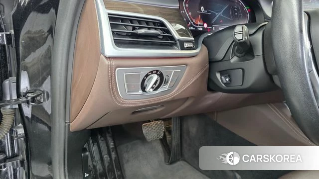 BMW 7 Series (G11) id 4541860 из Кореи 20