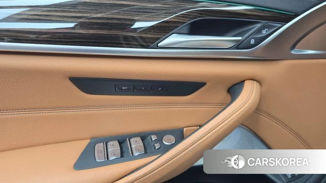 BMW 5 Series (G30) id 4636738 из Кореи 20