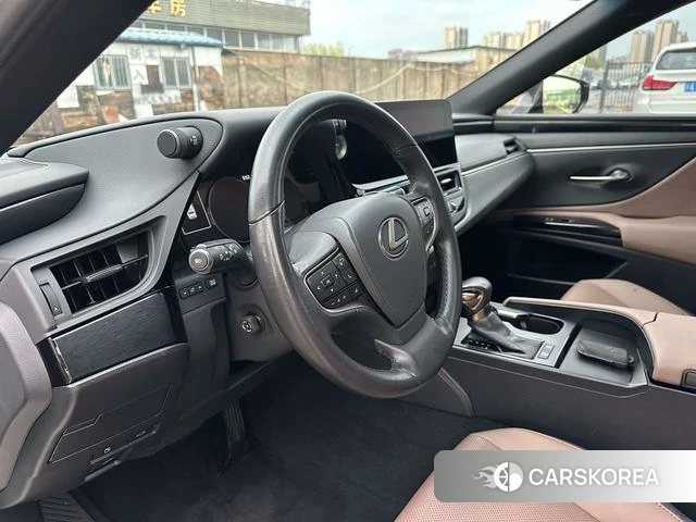 Lexus ES id 4307412 из Китая 20
