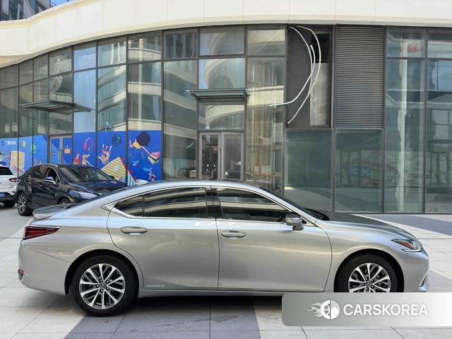 Lexus ES id 4220878 из Китая 20