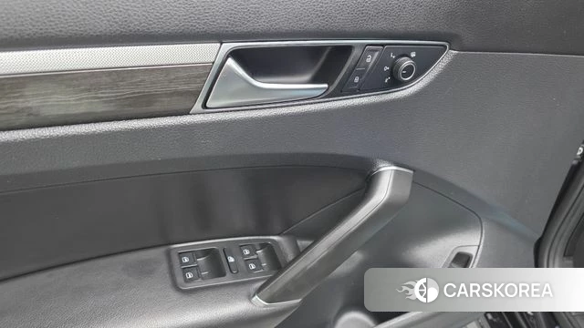 Volkswagen The New Passat id 4658244 из Кореи 20