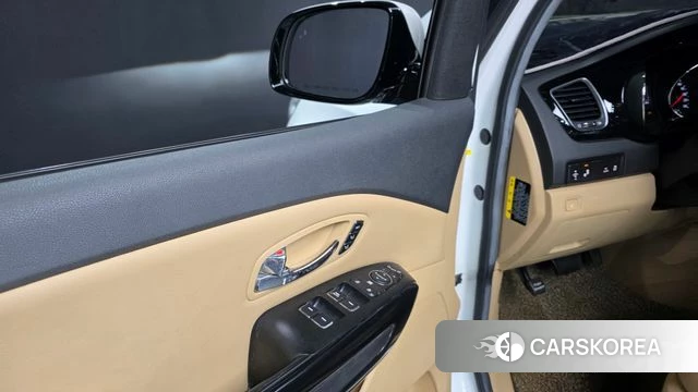 Kia All New Carnival id 4483352 из Кореи 20