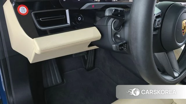 Porsche Taycan id 4542399 из Кореи 20