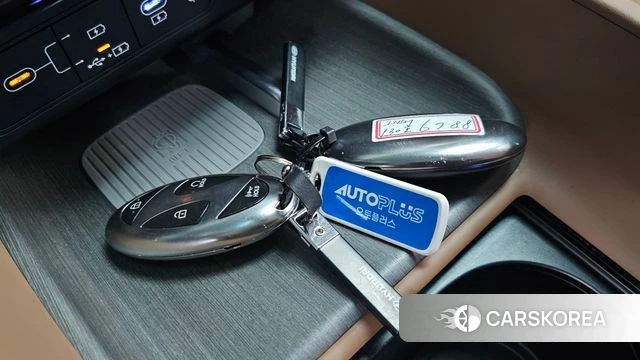 Hyundai Grandeur Hybrid (GN7) id 4308450 из Кореи 20