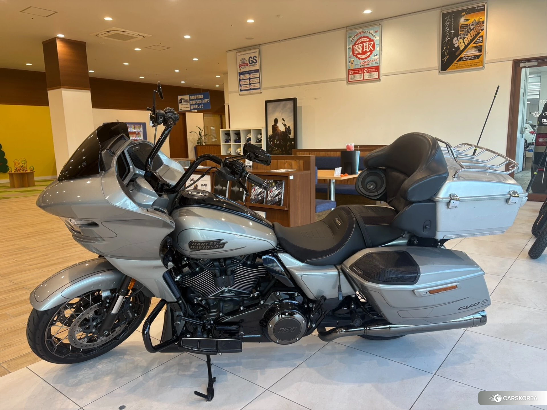 Harley-Davidson Road Glide FLTRXSE1800 CVO id 4373752 из Японии 20