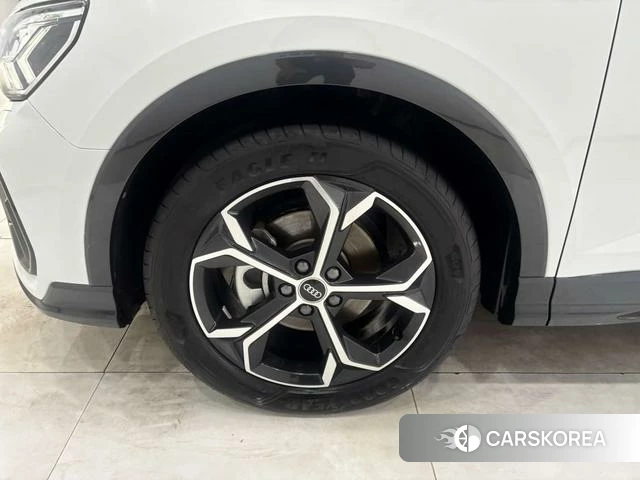 Audi Q3 Sportback id 4261456 из Китая 20