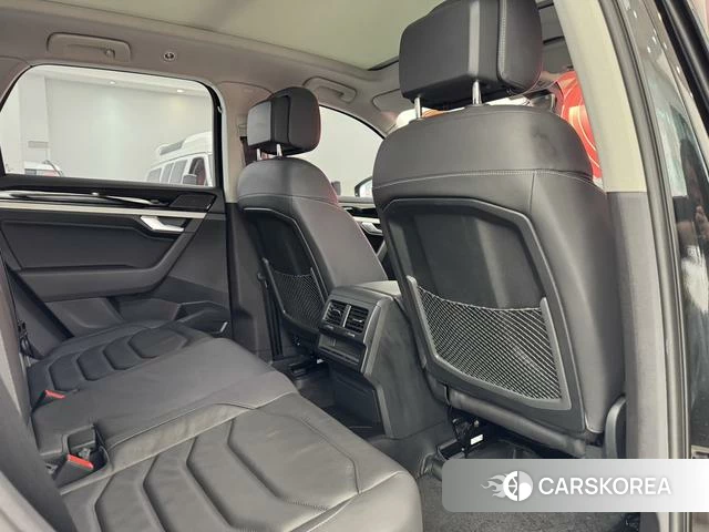 Volkswagen Touareg id 4297639 из Китая 20
