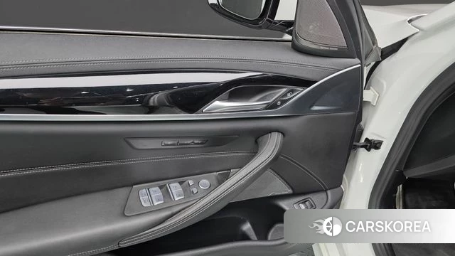 BMW 5 Series (G30) id 4481536 из Кореи 20