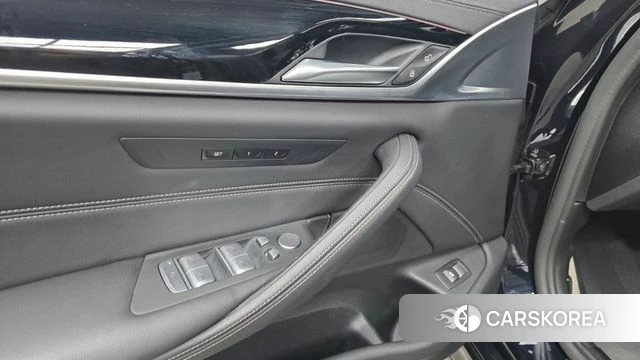 BMW 5 Series (G30) id 4784893 из Кореи 20