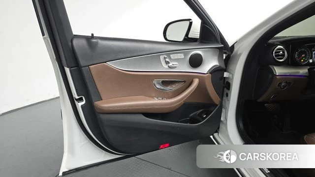 Mercedes-Benz E-Class W213 id 4351204 из Кореи 20