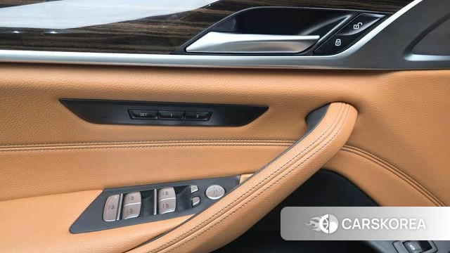 BMW 5 Series (G30) id 4470717 из Кореи 20