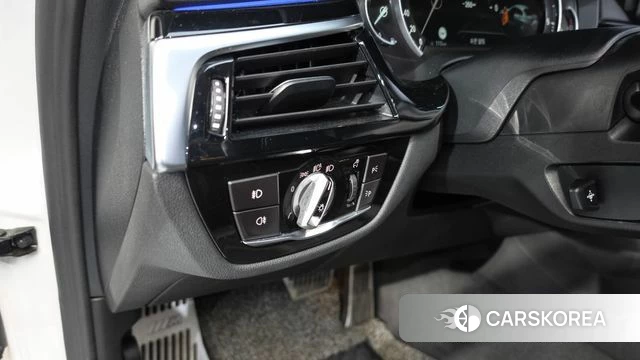 BMW 5 Series (G30) id 4304775 из Кореи 20