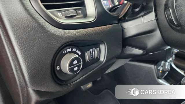 Jeep Renegade id 4424856 из Кореи 20