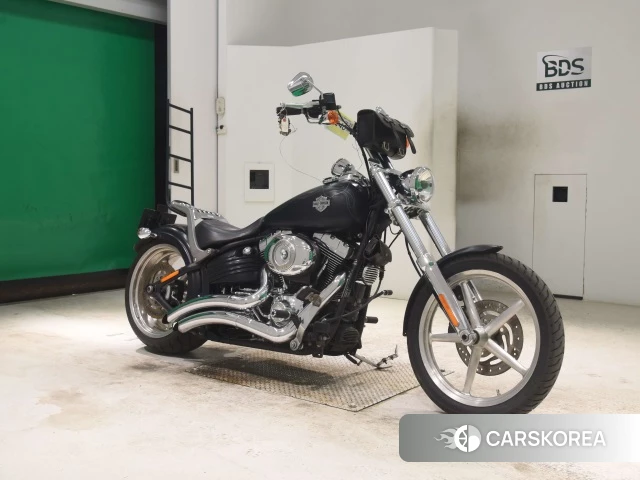 Harley-Davidson Rocker C FXCWC1580 id 3945802 из Японии 19