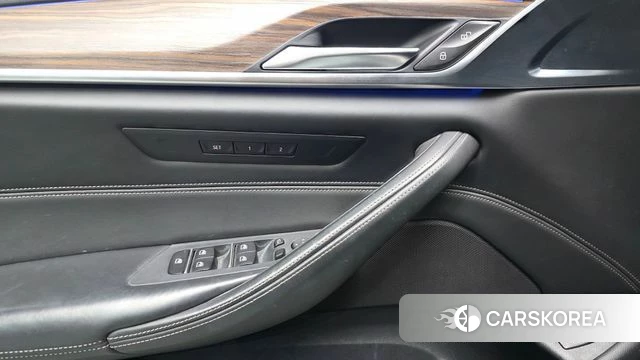 BMW 5 Series (G30) id 4689327 из Кореи 20