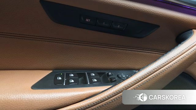 BMW 5 Series (G30) id 4693927 из Кореи 20