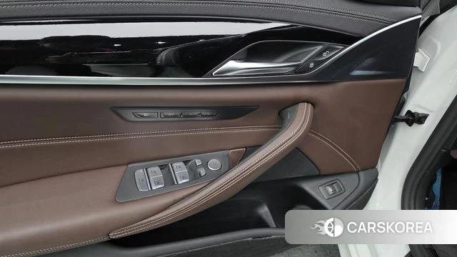 BMW 5 Series (G30) id 4396521 из Кореи 20