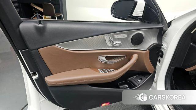 Mercedes-Benz E-Class W213 id 4188354 из Кореи 20