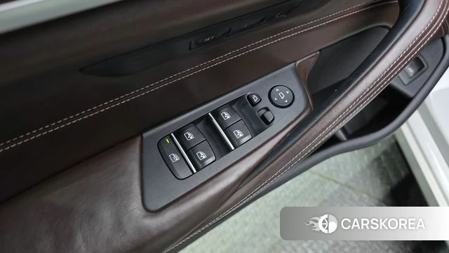 BMW 5 Series (G30) id 4390503 из Кореи 20