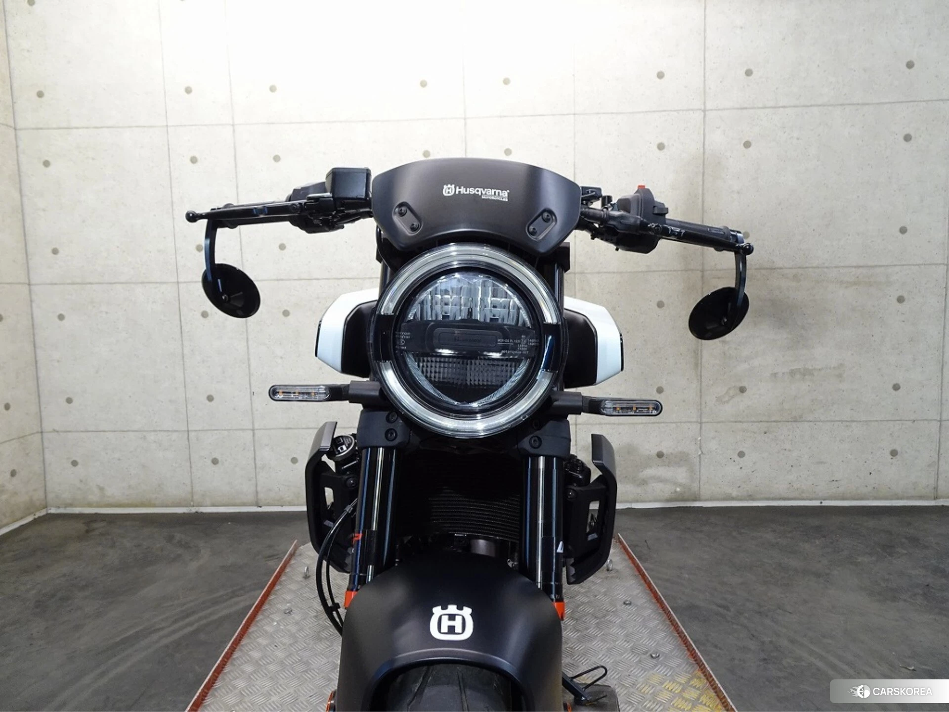 Husqvarna VITPILEN 401 id 3939705 из Японии 20