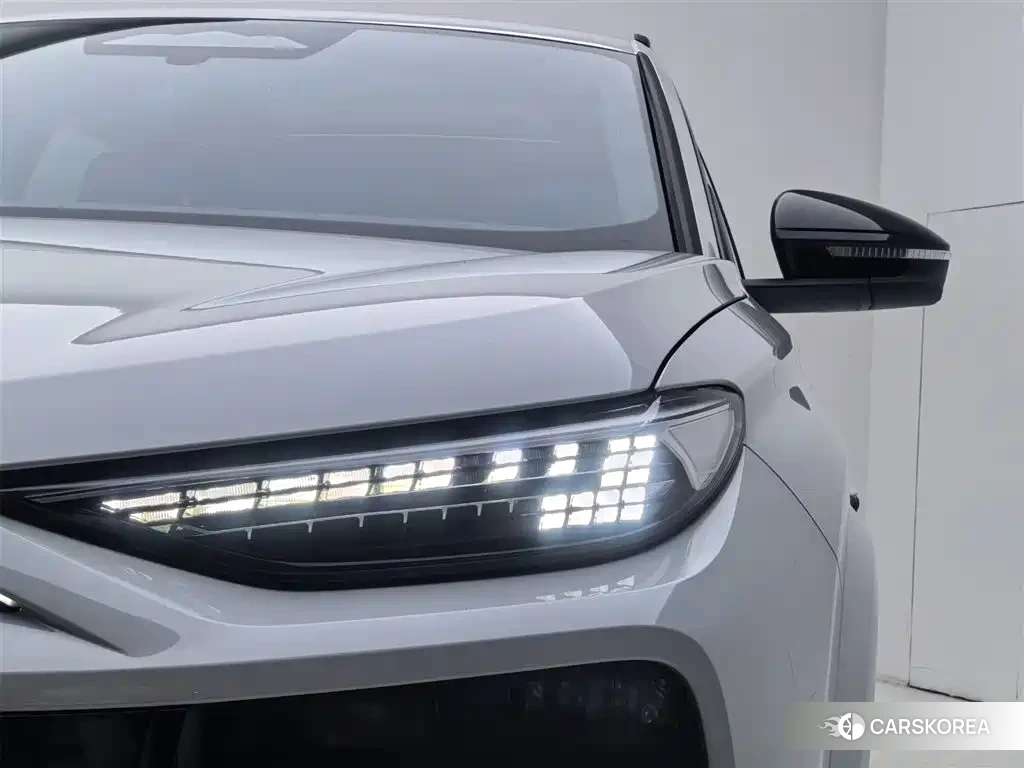 Audi Q6L id 4599505 из Китая 20