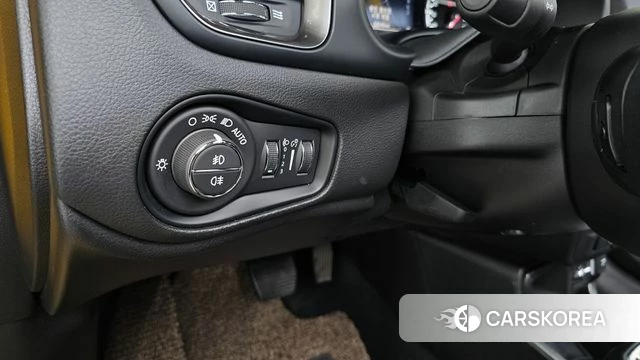 Jeep Renegade id 4871159 из Кореи 20