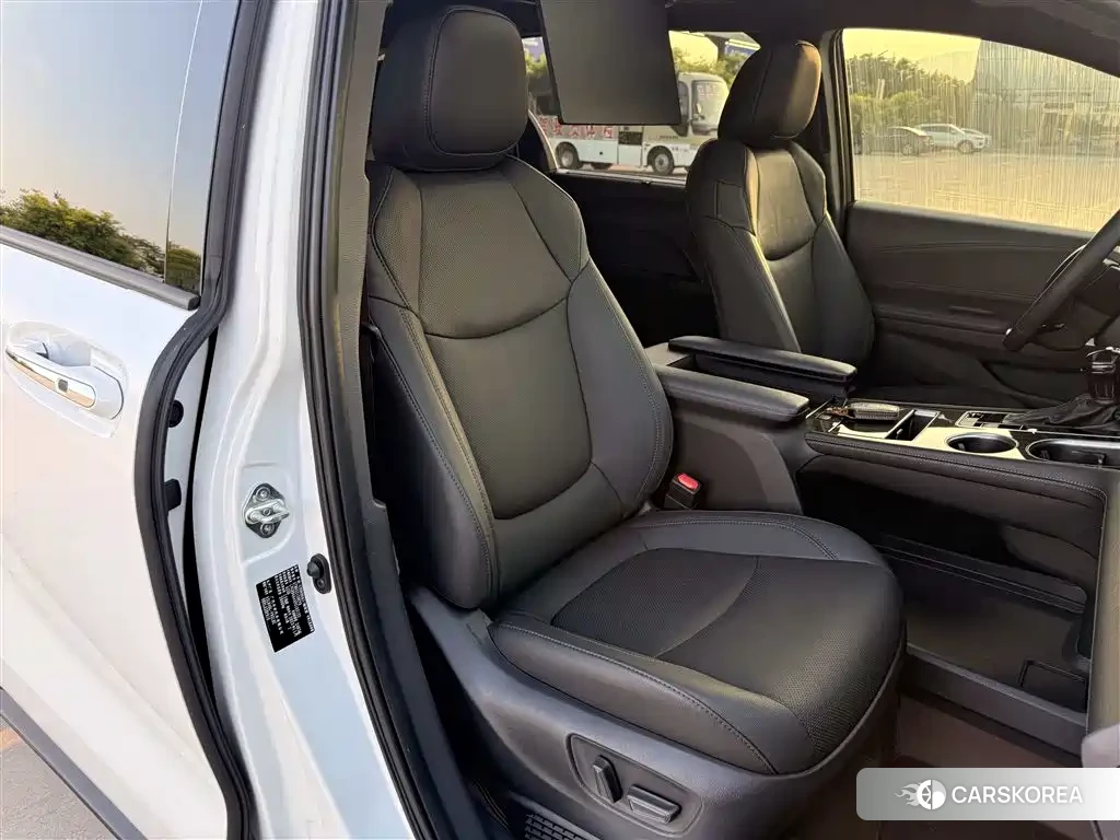 Toyota Sienna id 4653924 из Китая 20