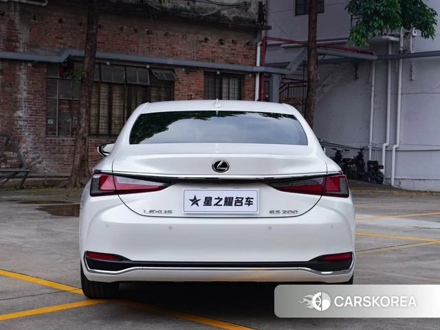 Lexus ES id 3890790 из Китая 20