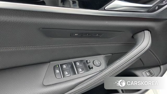 BMW 5 Series (G30) id 4647762 из Кореи 20