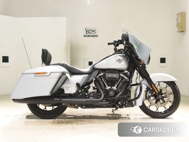 Harley-Davidson Street Glide FLHXS1870 id 3947656 из Японии 20