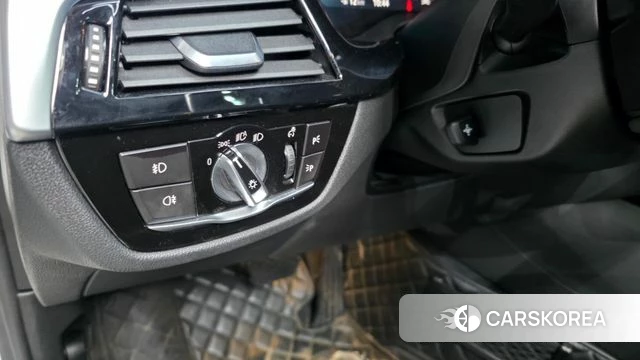 BMW 5 Series (G30) id 4390097 из Кореи 20