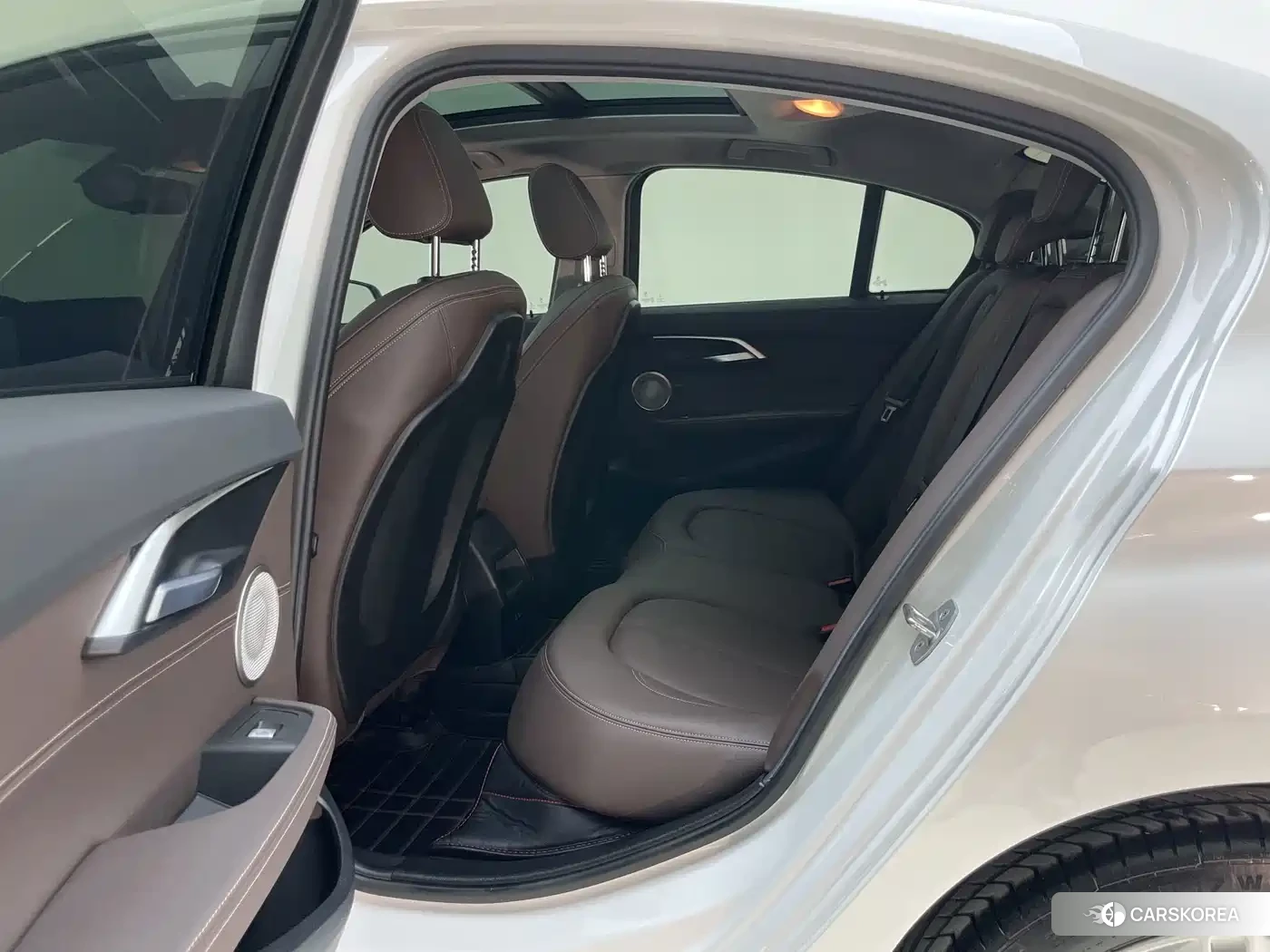 BMW 1 series id 4685940 из Китая 20