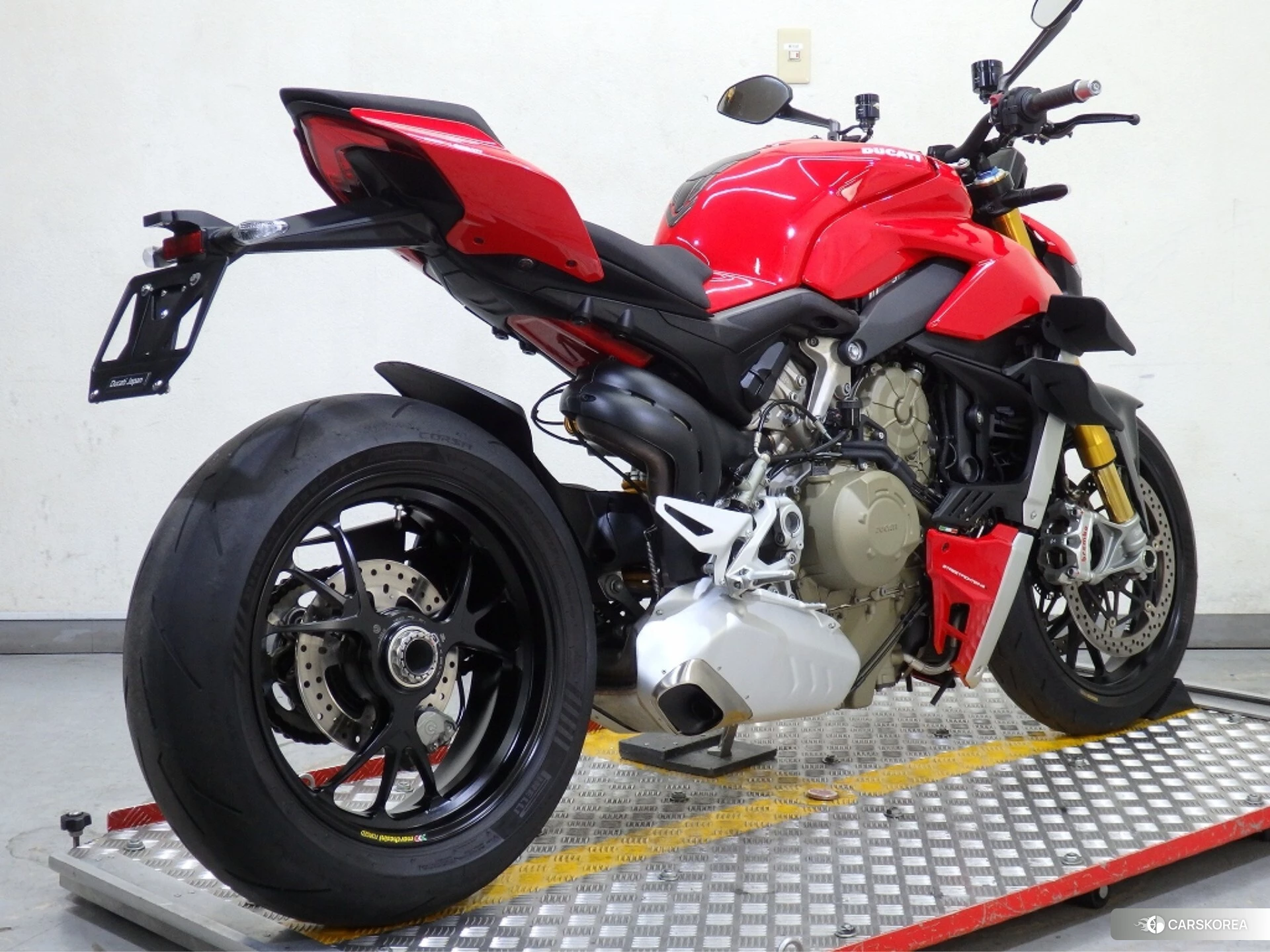Ducati STREETFIGHTER V4 S id 4374400 из Японии 20