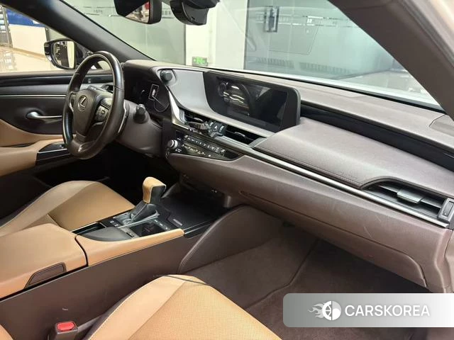 Lexus ES id 4276674 из Китая 20