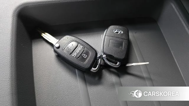 Hyundai The New Grand Starex id 4620106 из Кореи 19
