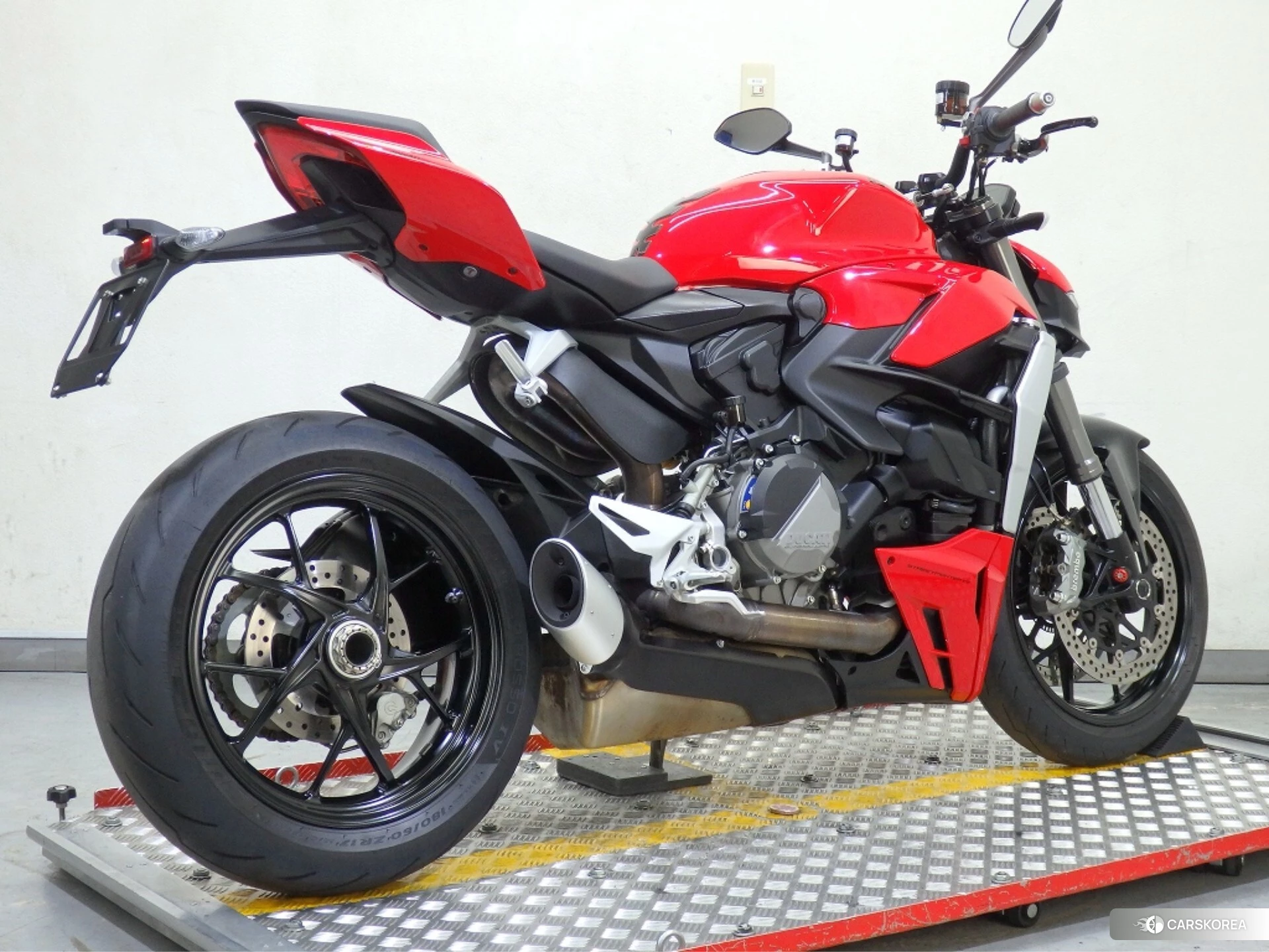 Проданный Ducati STREETFIGHTER V2 id 4365531 из Японии, фото 20