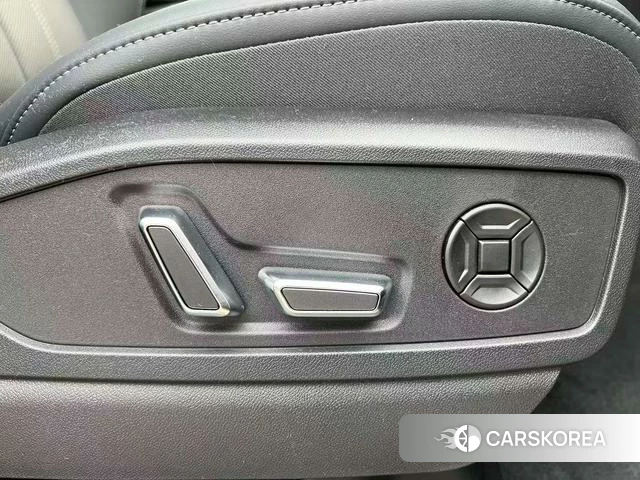 Audi Q5L id 4236167 из Китая 20