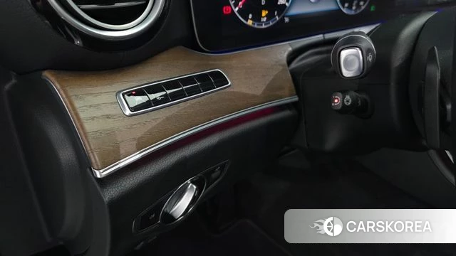 Mercedes-Benz E-Class W213 id 4294690 из Кореи 20