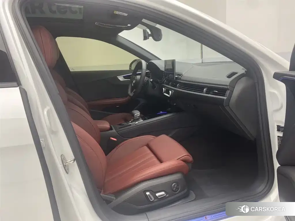 Audi A4L id 4576393 из Китая 20