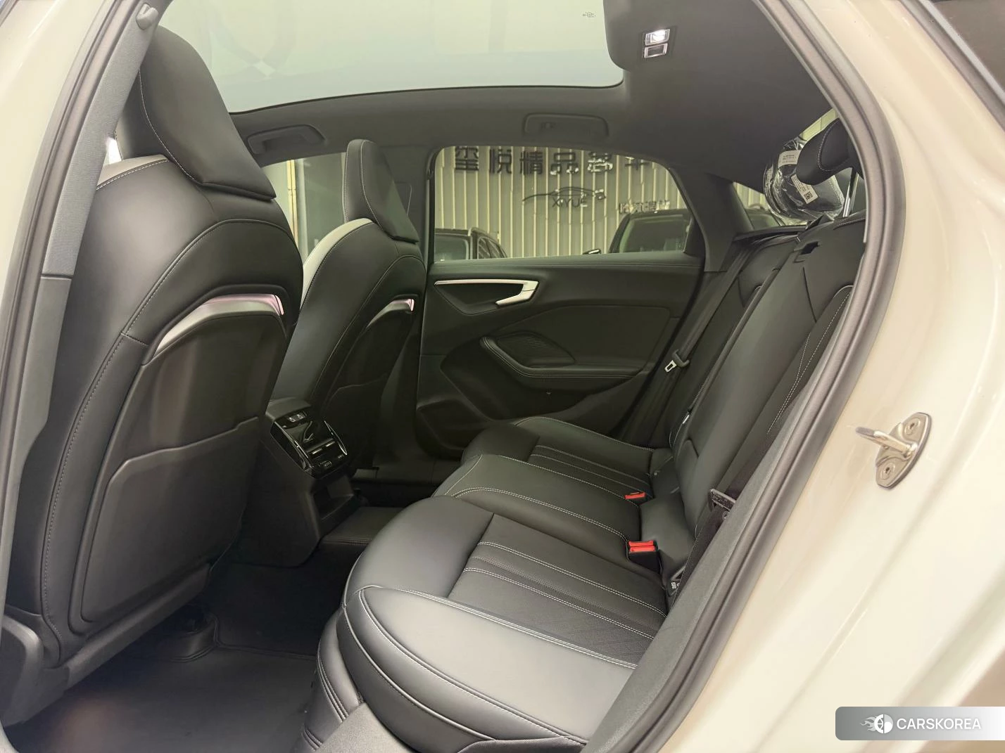 Audi A5L id 4485457 из Китая 20